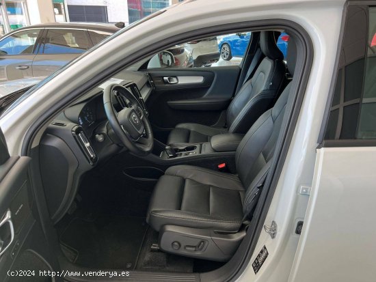 Volvo XC40  2.0 D4 AWD  Auto Momentum - MANZANARES