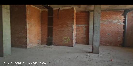 SE VENDE LOCAL COMERCIAL EN COBATILLAS - MURCIA