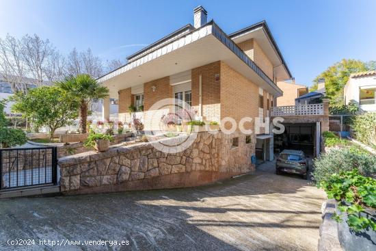 CHALET DE 6 HABITACIONES CON GARAJE Y PISCINA CUBIERTA EN ZONA MESTRAL REUS - TARRAGONA