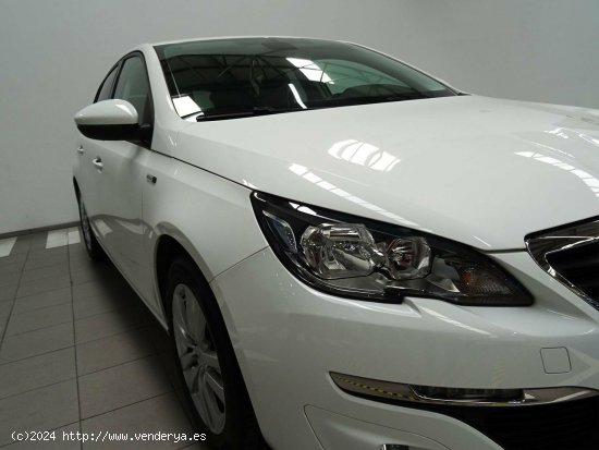 Peugeot 308  5p  1.2 PureTech 96KW (130CV) Auto Style - Cadiz