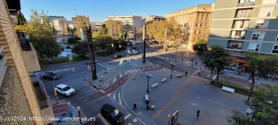  Piso  reformado de tres dormitorios sin amueblar en Rambla Nova. - TARRAGONA 