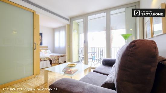 Elegante apartamento de 2 dormitorios en alquiler en Centro - MADRID