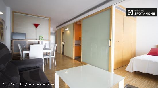 Elegante apartamento de 2 dormitorios en alquiler en Centro - MADRID