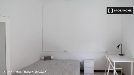 Acogedora habitación en alquiler en el apartamento de 6 dormitorios en El Born - BARCELONA