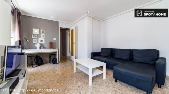 Elegante apartamento de 3 dormitorios en alquiler en Xirivella - VALENCIA