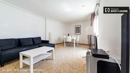 Elegante apartamento de 3 dormitorios en alquiler en Xirivella - VALENCIA