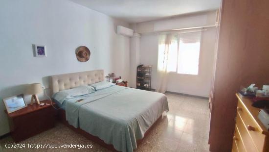 MARAVILLOSA VIVIENDA EN EL CENRTRO DE ORIHUELA CON BALCÓN, LISTA PARA ENTRAR A VIVIR...¡VISITELA! 