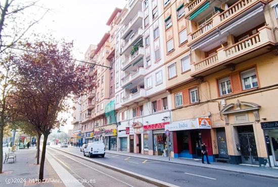  Vivienda de tres dormitorios y salón con bonita terraza exterior a paseo Fernando El Católico - ZA 