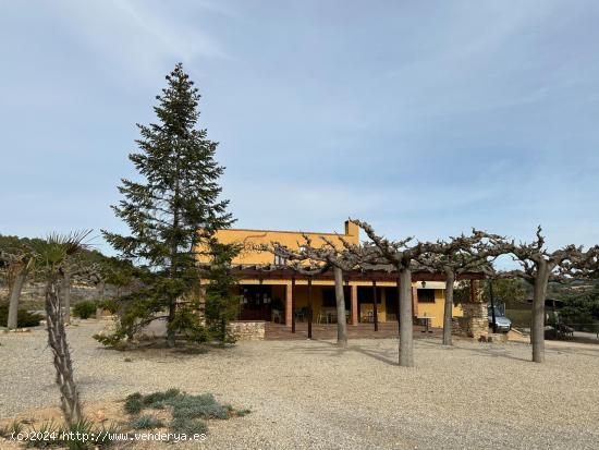  Magnífica Masía Catalana (restaurante) con terreno de más de 1,7Ha - Valls - TARRAGONA 