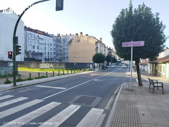 Local comercial en Choupana - Santa Marta, con terraza - A CORUÑA