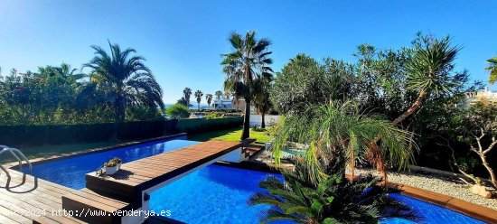 Villa en venta en La Manga del Mar Menor (Murcia)