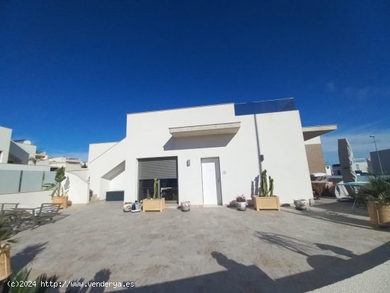  Villa en venta en San Miguel de Salinas (Alicante) 