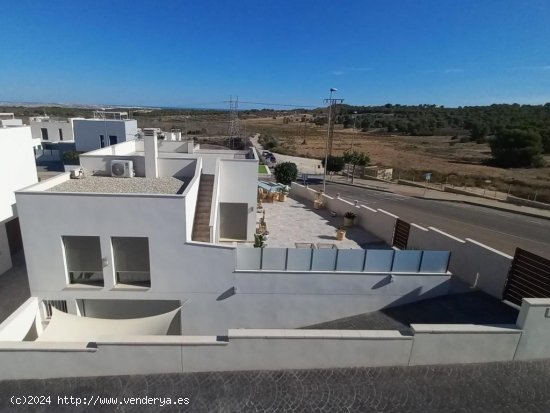 Villa en venta en San Miguel de Salinas (Alicante)