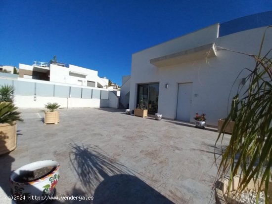 Villa en venta en San Miguel de Salinas (Alicante)