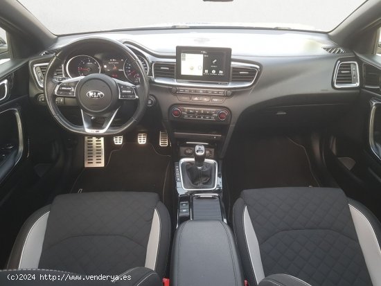 Kia Ceed Tourer 1.6 CRDI 136 CV GT LINE + PAQUETE TECHO PANORAMICO - Ponteareas