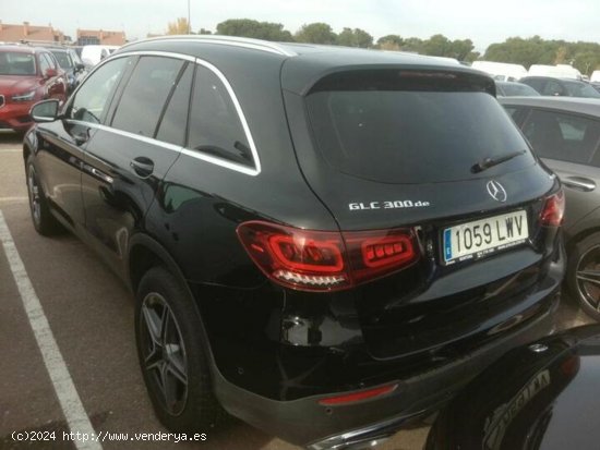 Mercedes Clase GLC 300 de 4 MATIC AMG LINE+PAQUETE VENTAJAS - Ponteareas