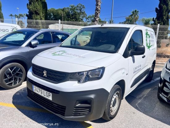 Peugeot Partner PRO STANDARD 600 KG BLUE HDI 100 CV - Ponteareas