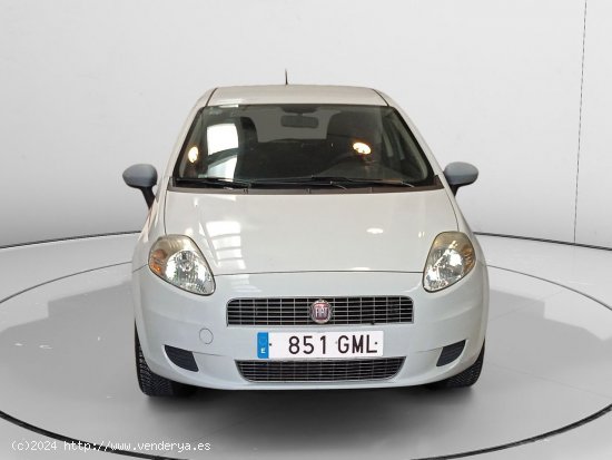 Fiat Punto 1.2 8V Active - Pamplona