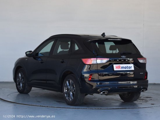 Ford Kuga Hybrid ST-Line - Pamplona