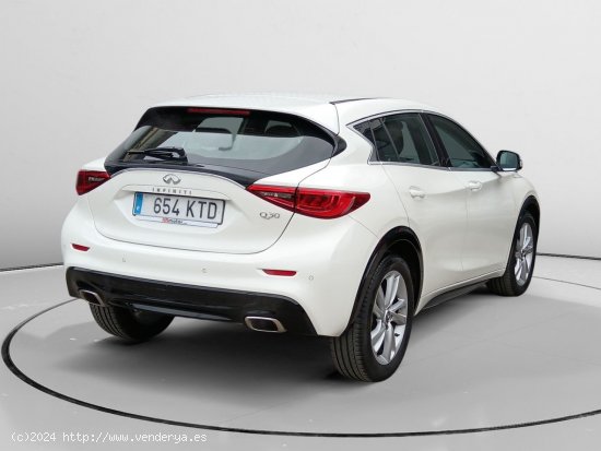 Infiniti Q30 1.6 Premium - Zaragoza