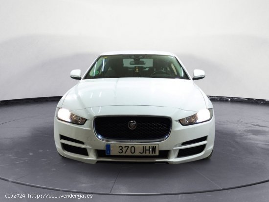 Jaguar XE Pure - Pamplona