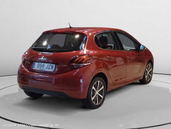 Peugeot 208 Allure - Pamplona