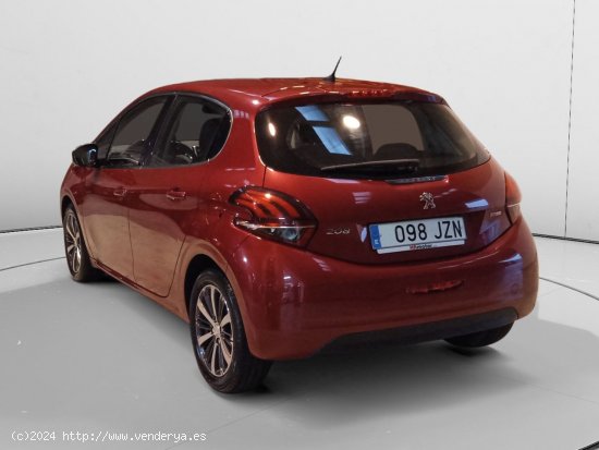 Peugeot 208 Allure - Pamplona