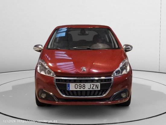 Peugeot 208 Allure - Pamplona