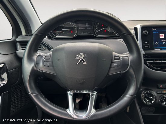 Peugeot 208 Signature - 