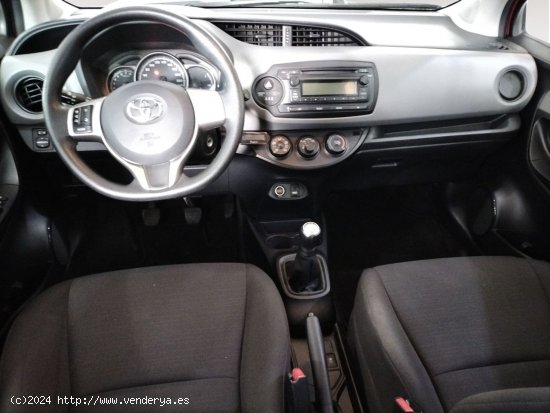 Toyota Yaris Active - 