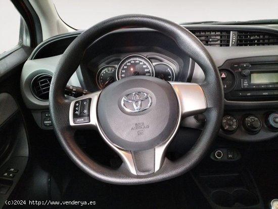 Toyota Yaris Active - 