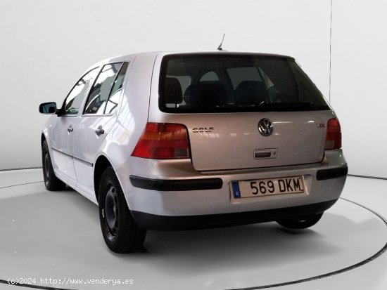 Volkswagen Golf 1.9 TDI - 