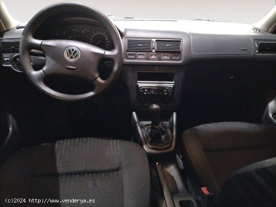 Volkswagen Golf 1.9 TDI - 