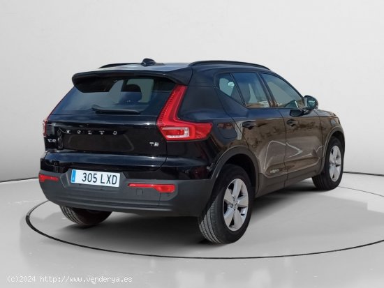 Volvo XC40 Momentum Core 2WD - Madrid