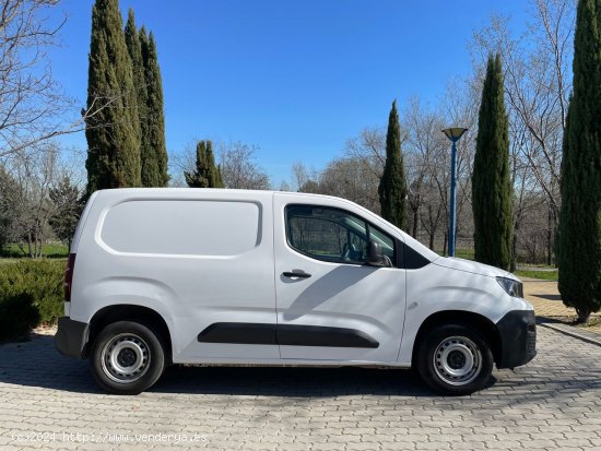 Peugeot Partner Pro Standard 600kg 1.5 HDi 100cv. *IVA deducible* *141.000 km* *Finales del 2019* *N