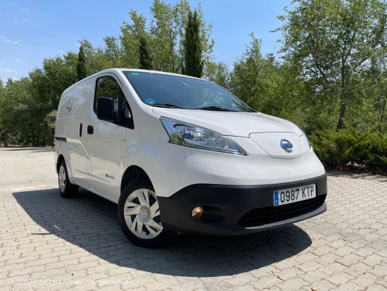 Nissan e-NV200 Eléctrica Furgón PROFESIONAL 40 kWh 109cv. *IVA deducible* *72.000 km* *2019* - Mad