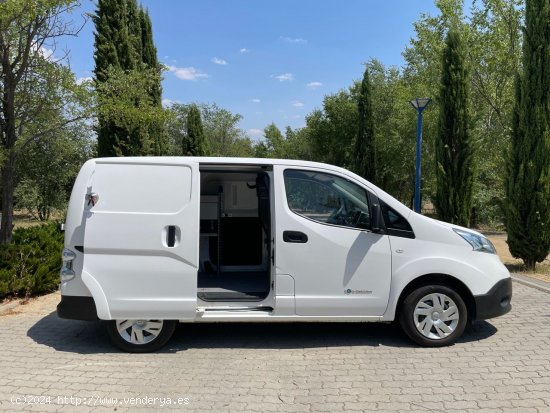 Nissan e-NV200 Eléctrica Furgón PROFESIONAL 40 kWh 109cv. *IVA deducible* *72.000 km* *2019* - Mad