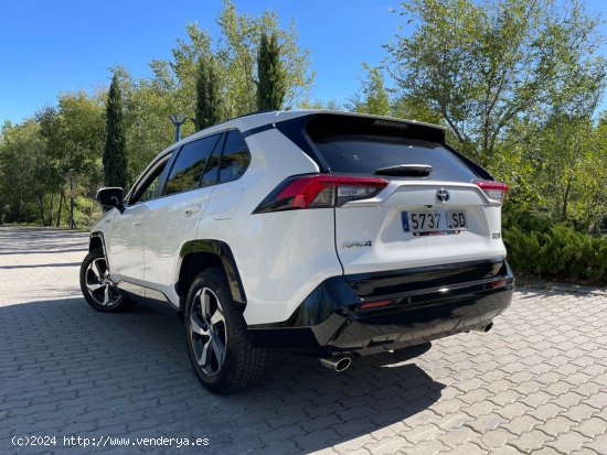 Toyota Rav4 Advance 4x4 PLUG-IN 300PH 2.5 306cv. *IVA deducible* *Pegatina Cero Emisiones* *Híbrido