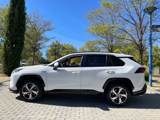 Toyota Rav4 Advance 4x4 PLUG-IN 300PH 2.5 306cv. *IVA deducible* *Pegatina Cero Emisiones* *Híbrido