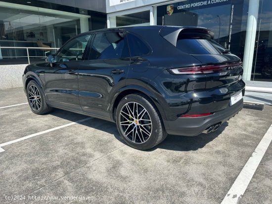 Porsche Cayenne E-HYB - Perillo