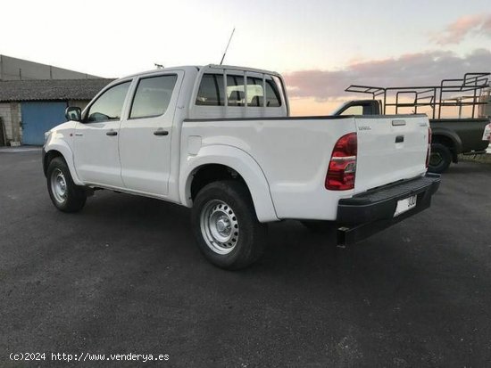 Toyota Hilux Hilux 2.5D-4D Cabina Doble GX 4x4 - VILLANUEVA DE CORDOBA