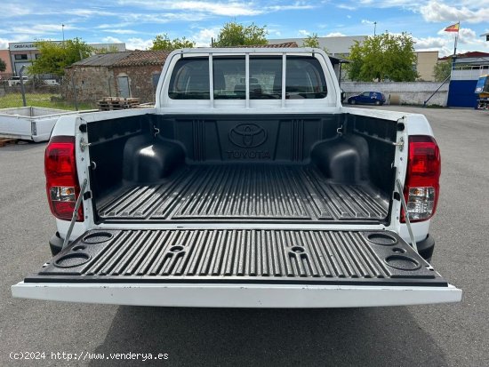 Toyota Hilux 2.4 D4D GX DOBLE CABINA - VILLANUEVA DE CORDOBA