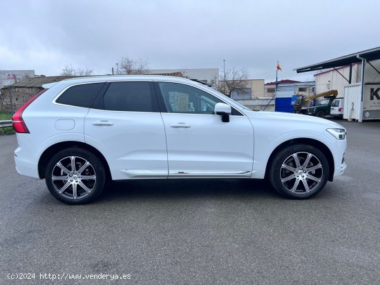 Volvo XC-60 2.0 B5 D5 AWD Inscription Auto - VILLANUEVA DE CORDOBA