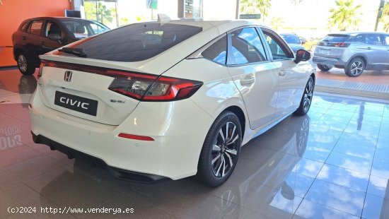 Honda Civic 2.0 i-MMD Elegance CVT - jerez