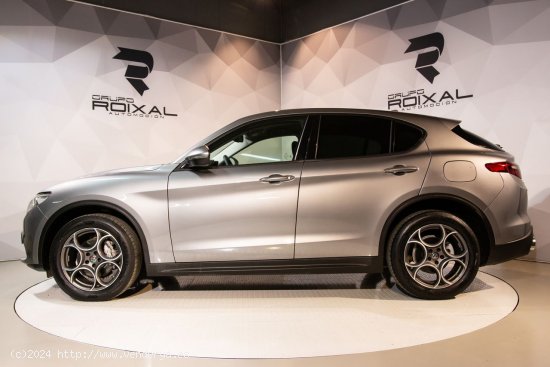 Alfa Romeo Stelvio 2.2 190 cv Q4 AT8 SPORT TECH IMPECABLE ESTADO - Lugo