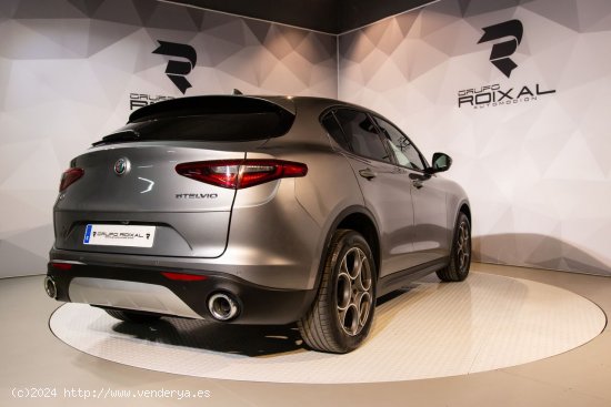 Alfa Romeo Stelvio 2.2 190 cv Q4 AT8 SPORT TECH IMPECABLE ESTADO - Lugo