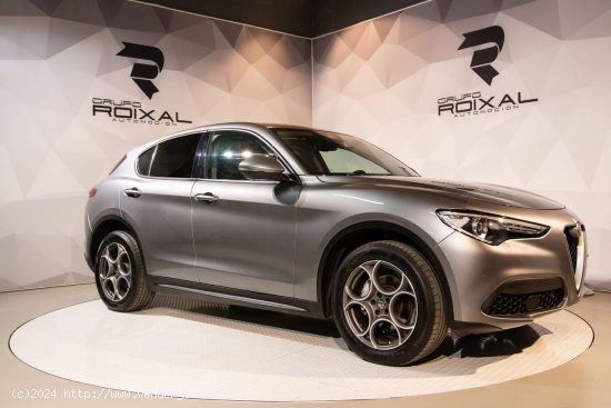 Alfa Romeo Stelvio 2.2 190 cv Q4 AT8 SPORT TECH IMPECABLE ESTADO - Lugo