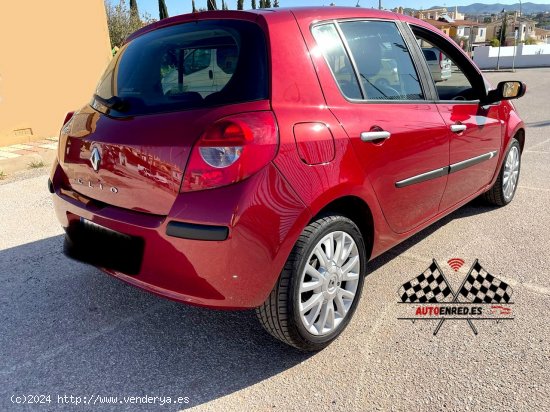 Renault Clio III 1.5 dci 85cv autentique  Diésel 85cv Autentique - Monte jaque