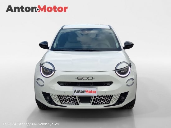 Fiat 600 600 MHEV La prima 1.2 74kW (100CV) DDCT - VITORIA