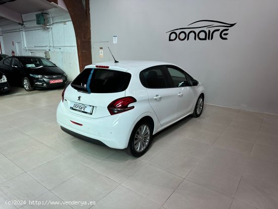 Peugeot 208 BlueHDi 73kW (100CV) Allure - Sada